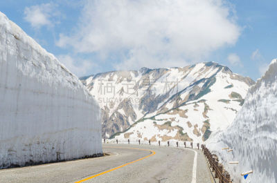 立黑山部阿尔卑斯山脉路线,日本阿尔卑斯山脉,雪,围墙,空的路,室堂,富山,黑部市,富山县,长野县