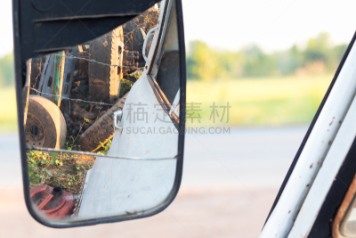 废旧汽车场,汽车侧视镜,人,运动模糊,汽车,一个人,陆用车,泰国,背面视角,图像
