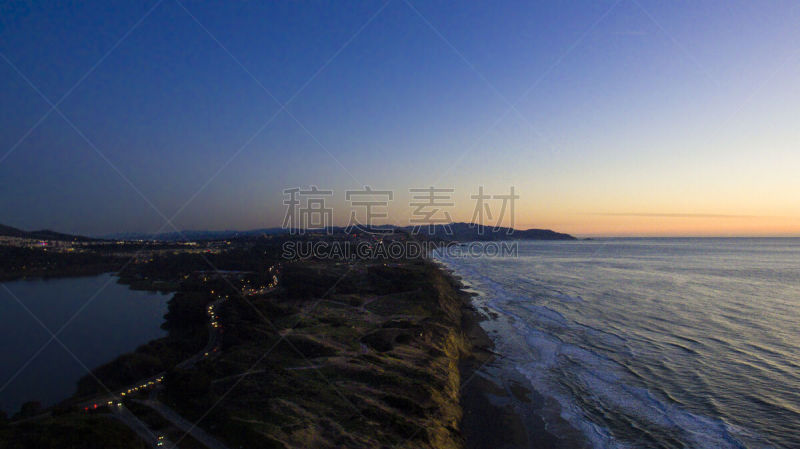 航拍视角,海洋,海岸线,天空,水平画幅,高视角,无人,海岸地形,偏远的,户外
