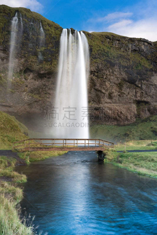 冰岛国,seljalandsfoss waterfall,南,垂直画幅,瀑布,建筑的,户外,著名自然景观,山脊,河流