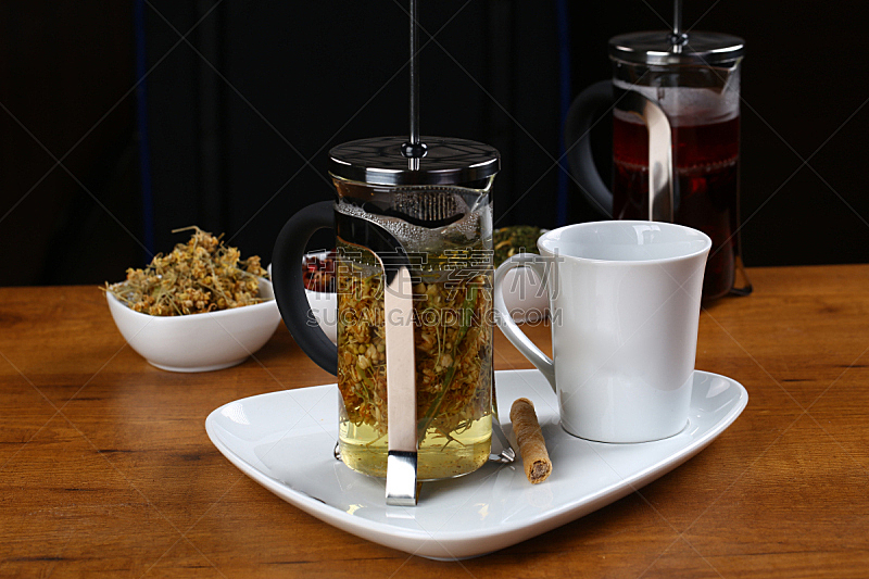 滤压壶,茶杯,茶叶,绿茶,窗台,纯净,健康,饮料,甜点心,沙发
