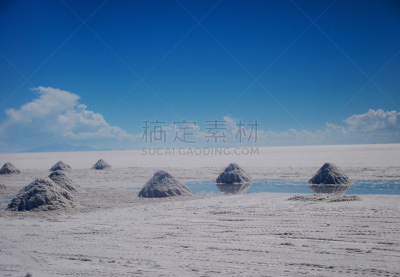 乌尤尼盐沼,盐湖,玻利维亚,水,天空,水平画幅,山,无人,户外,著名自然景观