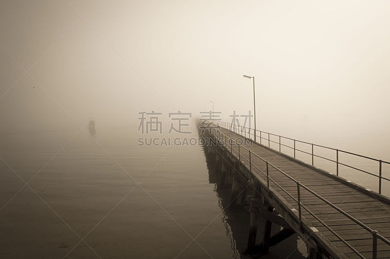 湖,雾,船,海洋,栈桥码头,背景,留白,水平画幅,无人,早晨