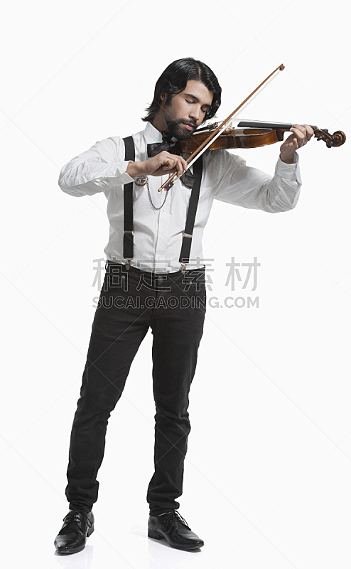 小提琴,音乐人,进行中,小提琴手,全身像,古典乐,垂直画幅,正面视角,络腮胡子,洞
