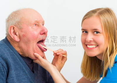 喉咙,痛苦,老年男人,水平画幅,检查,青年人,喉部检查,虚弱,成年的