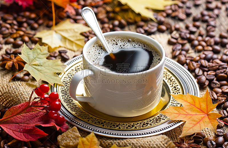 黑咖啡,烤咖啡豆,水平画幅,秋天,无人,茶碟,饮料,咖啡,黑色,甜食