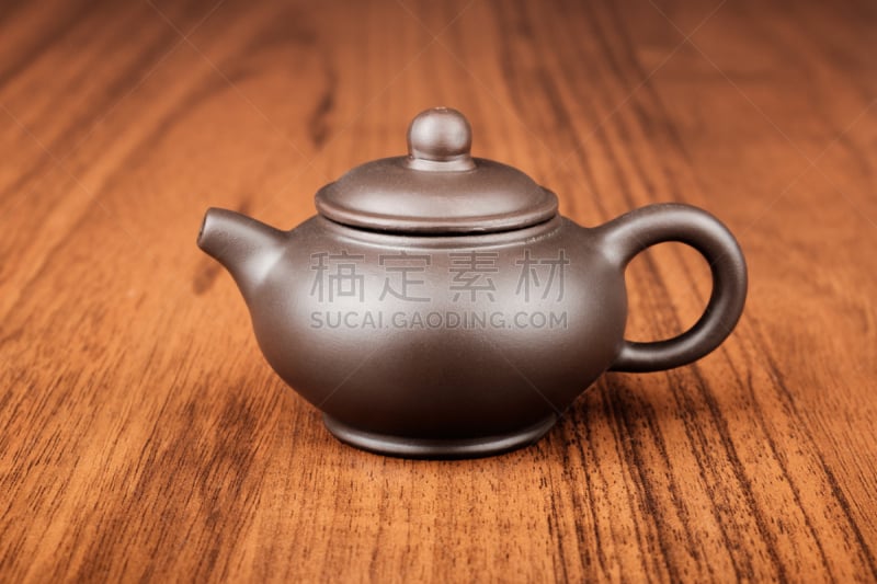 茶壶,书桌,烧水壶,陶瓷工艺品,褐色,水平画幅,无人,饮料,特写,瓷器