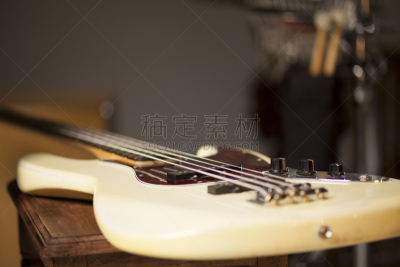 低音吉他,大特写,钢弦,音量旋钮,低音乐器,指板,电吉他,乐器弦,部分,一个物体