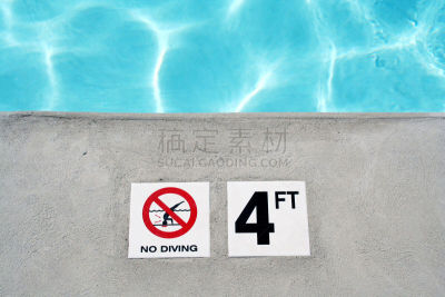 深度标志器,游泳池,禁止跳水标志,水,台阶,休闲活动,水平画幅,无人,夏天,楼梯