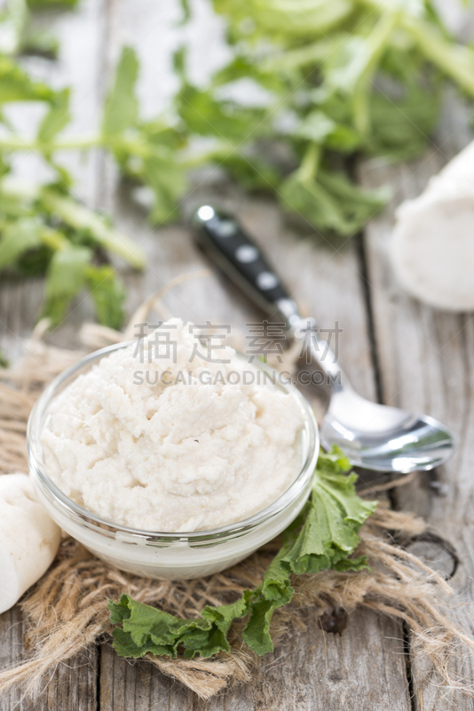 辣根沙司,小的,切片食物,山葵,擦菜板,垂直画幅,无人,生食,开胃酱,白色