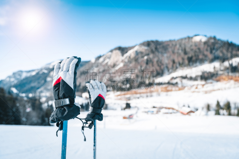 在上面,特写,山,滑雪雪橇,滑雪杖,拳击手套,雪板,运动,自由,视点