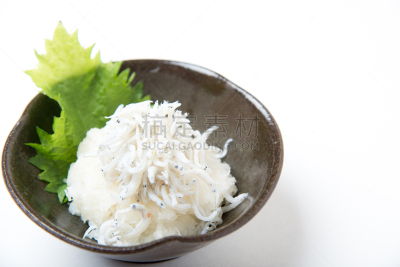 日本萝卜,餐具,搓碎干酪,水平画幅,小的,无人,日本,膳食,海产,银鱼