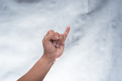 女人,灰色,手,做手势,小指,背景聚焦,美,留白,褐色,水平画幅