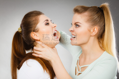 女人,两个人,水平画幅,残酷的,不关心,仅成年人,友谊,波兰,成年的,生气