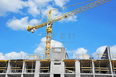 起重机,建筑工地,摩天大楼,电缆绞车,水泥地,混泥土块,建筑的故事,脚手架,混凝土墙,房屋建设