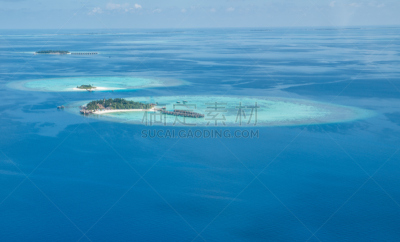 航拍视角,岛,马尔代夫,珊瑚岛,鸡尾酒,水,天空,度假胜地,水平画幅,高视角