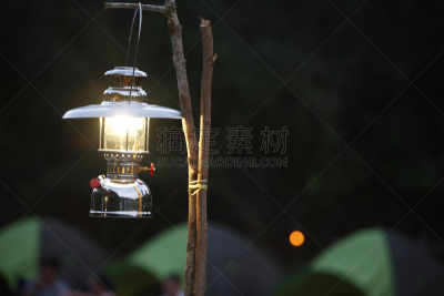 夜晚,灯,天然气,森林,灯笼,水平画幅,山,古老的,电灯泡,古典式