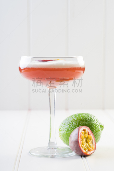 鸡尾酒,白色,西番莲,桌子,垂直画幅,合成图像,水,无人,含酒精饮料,夏天