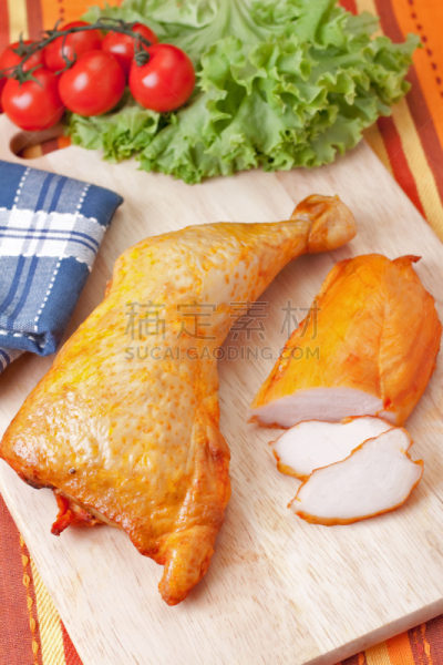 熏鸡,肉,垂直画幅,无人,小吃,鸡腿,特写,西红柿,切片食物,鸡肉