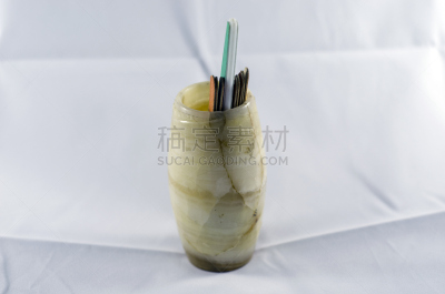 铅笔盒,文具盘,卷笔刀,办公室,办公用品,褐色,回形针,艺术,水平画幅,无人