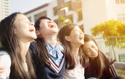 青少年,人群,乐趣,美,少量人群,水平画幅,女朋友,夏天,户外,青年人