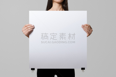 空白的,拿着,正方形,正下方视角,轻蔑的,女人,50岁到55岁,留白,书页