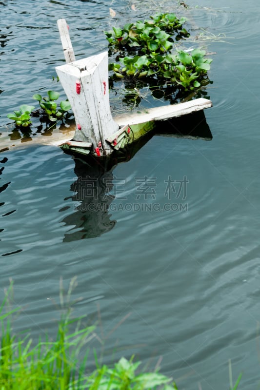 木制,船,凤眼莲,凹陷的,垂直画幅,水,链,码头,海港,古老的