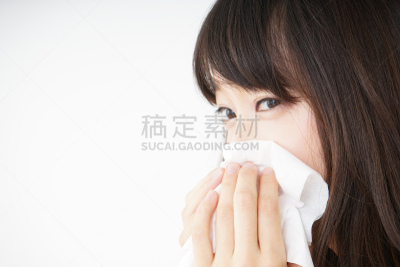 人的鼻子,青年女人,肺气肿,窦炎,擤鼻子,手帕,传染病,路人,病毒,纸巾