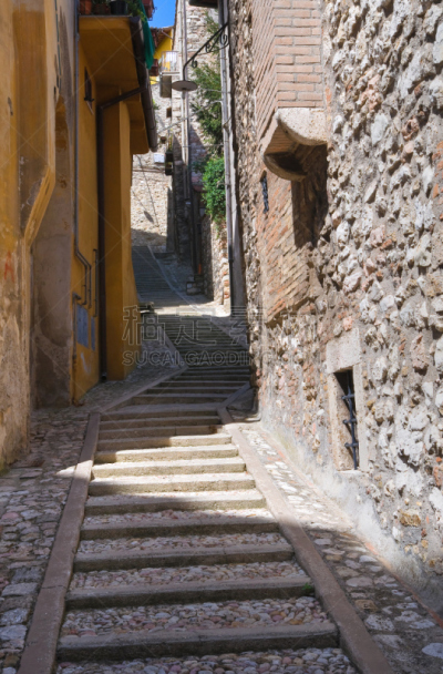 Alleyway. Narni. Umbria. Italy.
