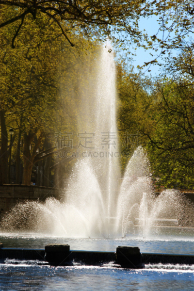 法国,尼姆,垂直画幅,水,公园,夜晚,喷泉,运河,古老的,旅行者