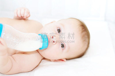 瓶子,小的,婴儿,美,人造的,奶制品,水平画幅,美人,饮料,白人