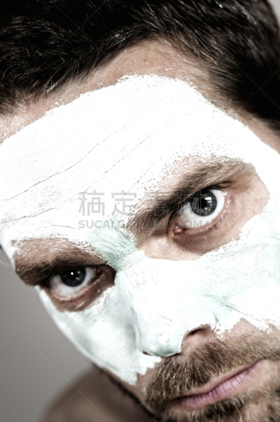 平滑的,男人,药膏,垂直画幅,美,30到39岁,络腮胡子,注视镜头,美人,化妆用品