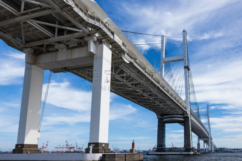 Yokohama Bay Bridge looking up from underneath２