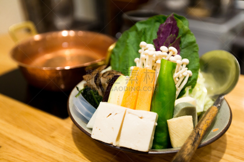 涮涮锅,蔬菜,室内,胡萝卜,水平画幅,无人,日本食品,蔬菜叶,金针菇,豆腐