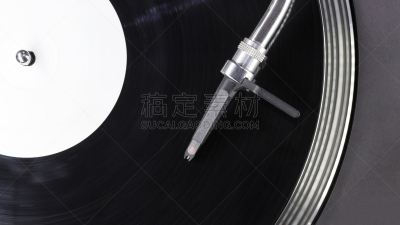 唱片,聚会的音乐主持人,数码笔,留声机的拾音臂,留声机,职业赛马骑师,棒球投手,唱盘,桌子,水平画幅