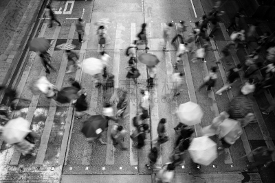 道口标志,行人,黑白图片,雨,运动模糊,街道,旺角,斑马线,贫困地区,九龙