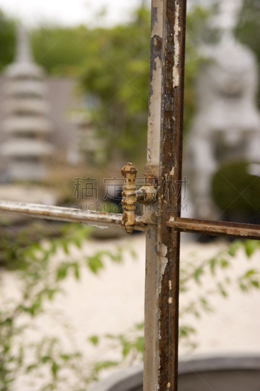 过时的,把手,窗户,窗插销,亚洲狮,凸窗,透过其它物体观看,废金属,门把手,垂直画幅