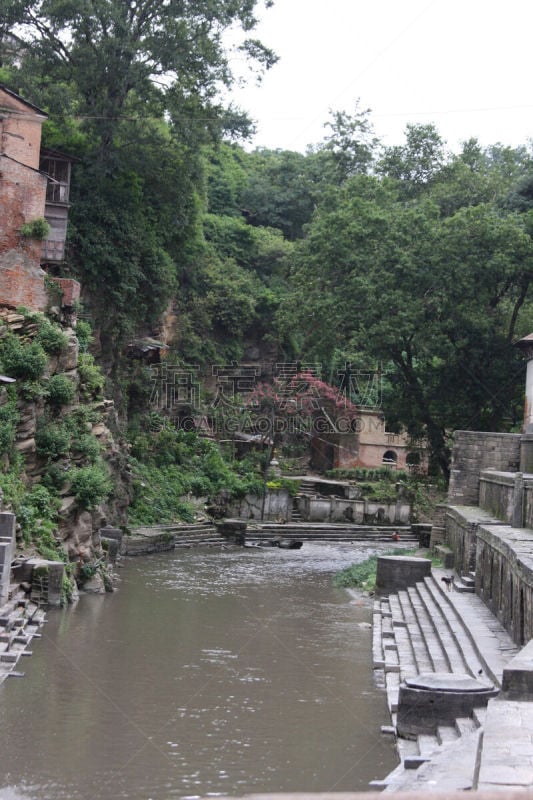 河流,侧面视角,巴格马蒂,无人,水,植物,垂直画幅,2015年,加德满都,尼泊尔