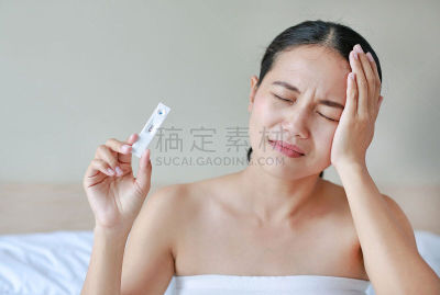 青年女人,孕检,沟脑珊瑚,肥料,孕妇装,关系紧张,居住区,青年人,白色,人的脸部