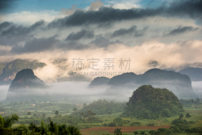 山谷沟,风景,古巴,石灰岩残丘,比那尔德里奥,天空,半空中,早晨,曙暮光,棕榈树