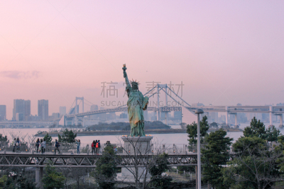 台场海滨公园,彩虹拱,自由女神像,台场,夜晚,建筑材料,自由,滨水,都市风景,多车道公路