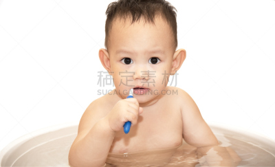 牙刷,男婴,彩色图片,幸福,水平画幅,小的,可爱的,人的嘴,婴儿,12到17个月