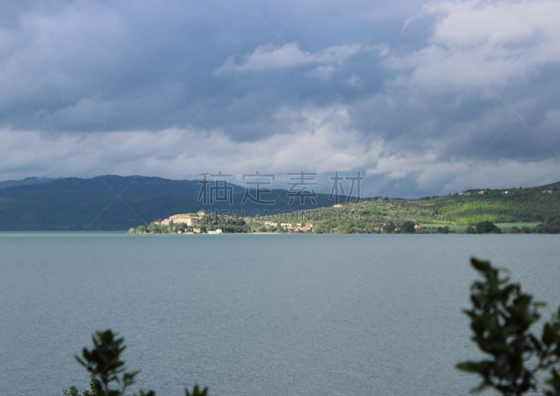 湖,乡村,风景,特莱西梅努湖,天空,水平画幅,山,无人,户外,草