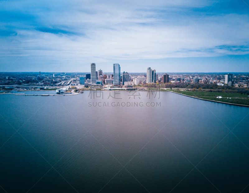 城市天际线,密尔沃基市,圣地亚哥·卡拉特拉瓦,密尔沃基-美国,密歇根湖,画廊,威斯康星,市区,湖岸