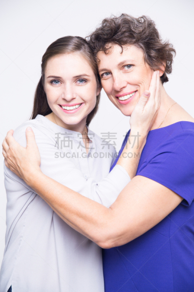 快乐,母女,垂直画幅,美,多代家庭,父母,美人,白人,仅成年人,青年人