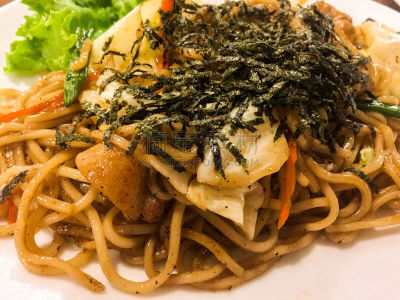 日本食品,面条,日式炒面,胡萝卜,水平画幅,膳食,海产,油煎虾面,特写,肉