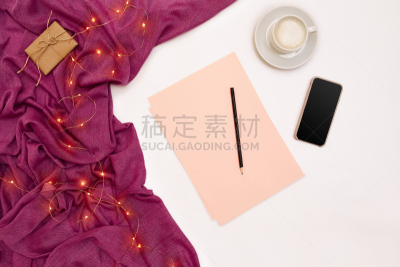 新年前夕,圣诞小彩灯,纸,白色背景,围巾,球门,咖啡,粉色,黑色,智慧