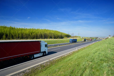 卡车,公路,色彩鲜艳,汽车行列,护送队,拖车,半挂式卡车,多车道公路,货车运输,货物集装箱