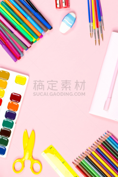 留白,学校用品,概念,重返校园,垂直画幅,书页,画笔,摩托车赛,白色,书桌