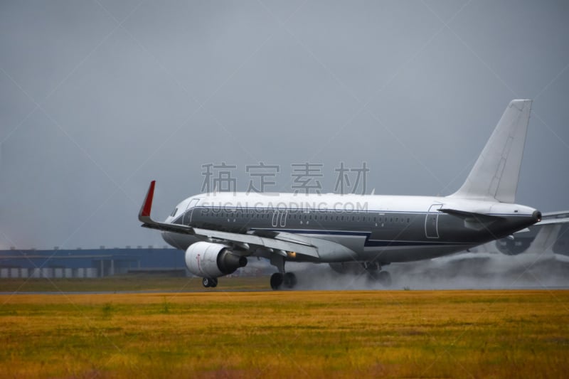 雨,乘客,机场,飞机,水,天空,风,车轮,水平画幅,云